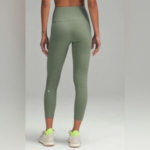 Lululemon Wunder Train High-Rise Ribbed Tight 25"
Grey Eucalyptus Size 14